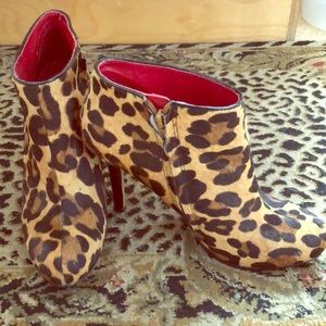 Leopard print calf hair booties SZ 8 worn 2x CUTE